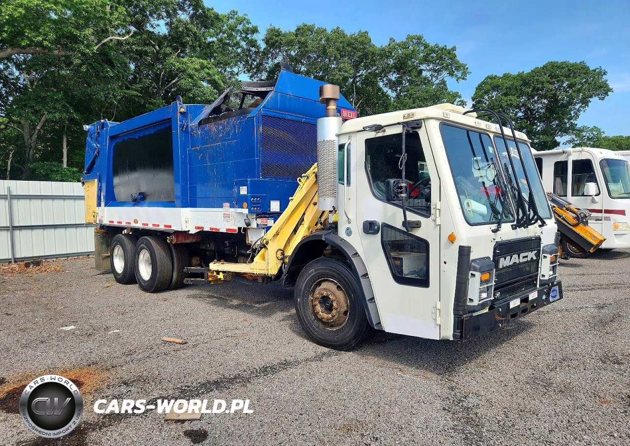 2018 Mack Lr600 Refuse Truck