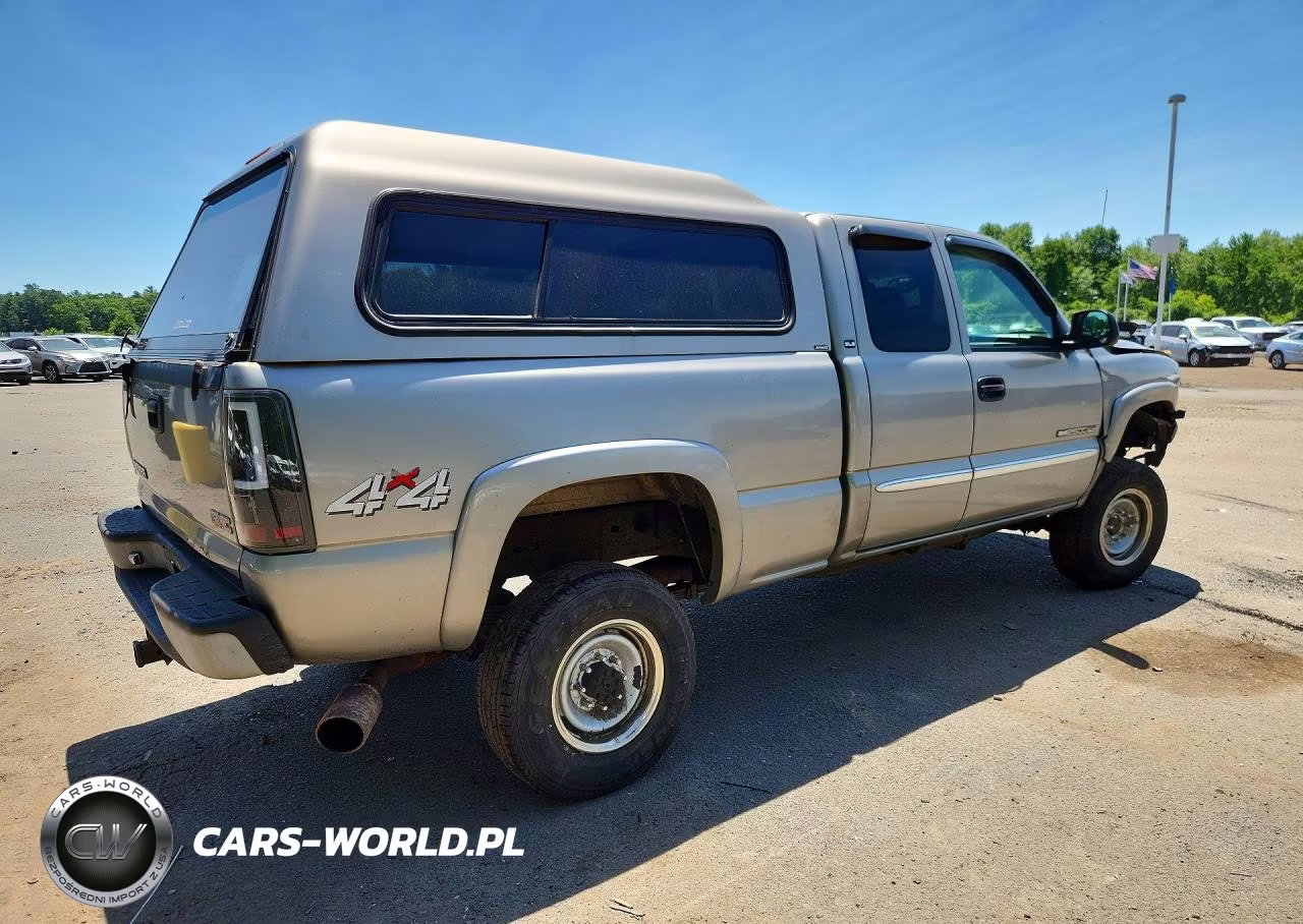 2003 GMC Sierra K2500 Heavy Duty VIN:1GTHK29U53E246905 - 3