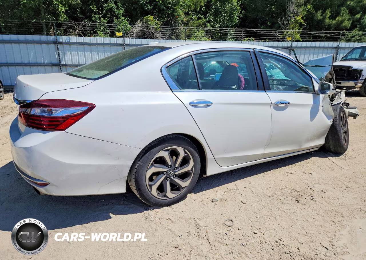 2017 Honda Accord Ex VIN:1HGCR2F7XHA226301 - 3