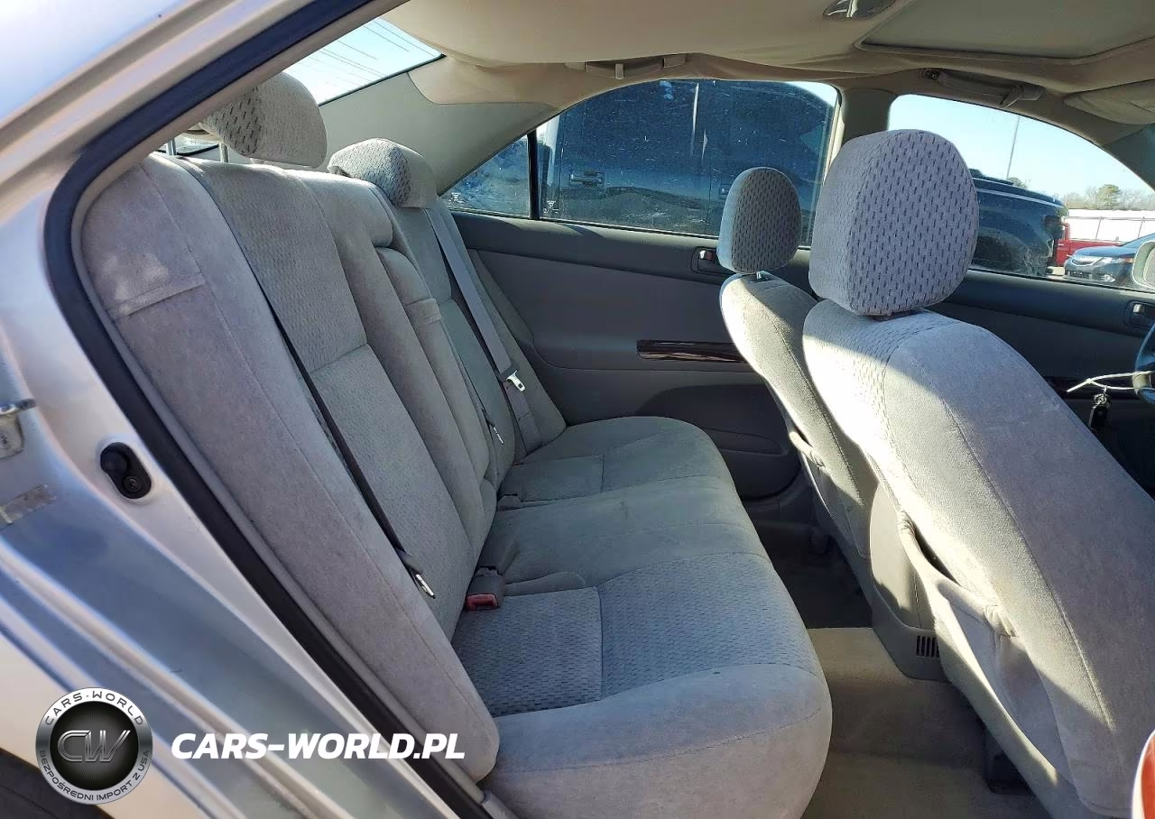 2004 Toyota Camry Le VIN:4T1BE32K44U299447 - 10