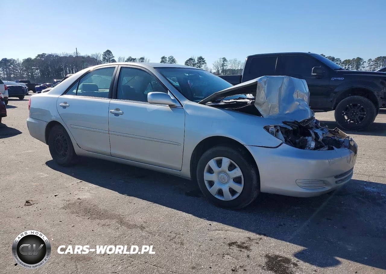 2004 Toyota Camry Le VIN:4T1BE32K44U299447 - 4