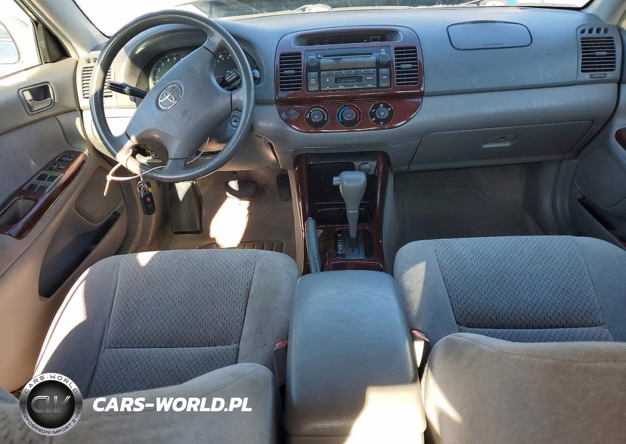 2004 Toyota Camry Le VIN:4T1BE32K44U299447 - 8