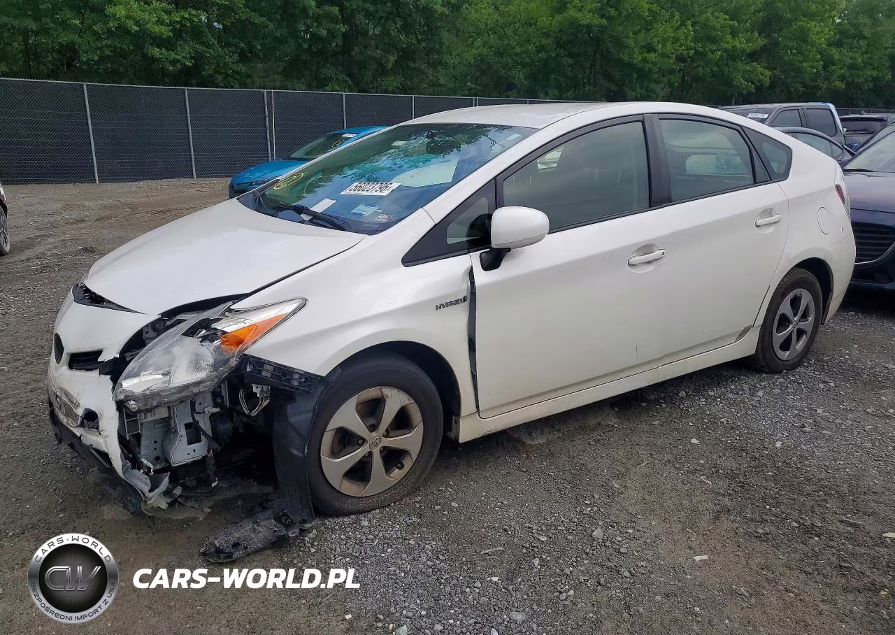 2013 Toyota Prius Two – zdjęcie 1 z 12