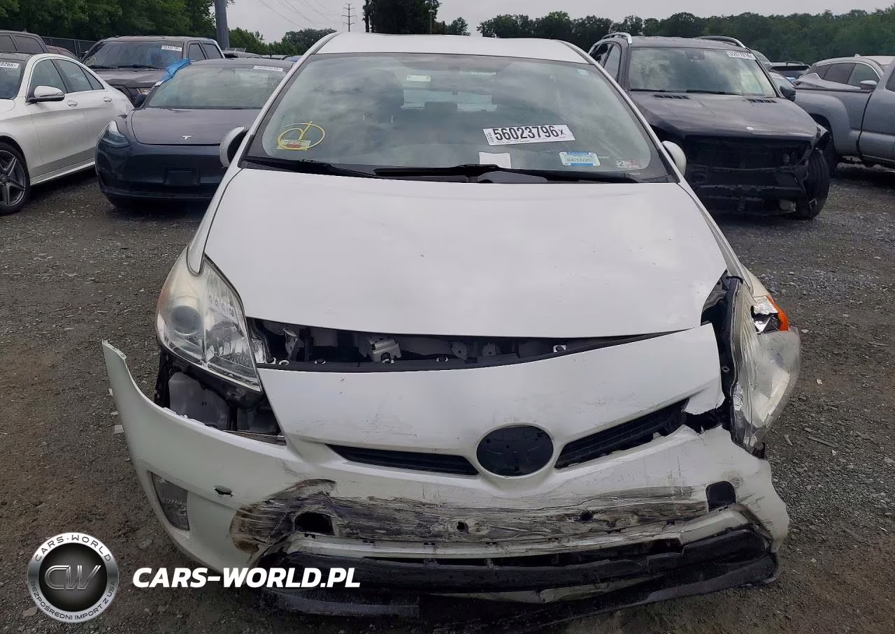 2013 Toyota Prius Two VIN:JTDKN3DU5D5562445 - 5