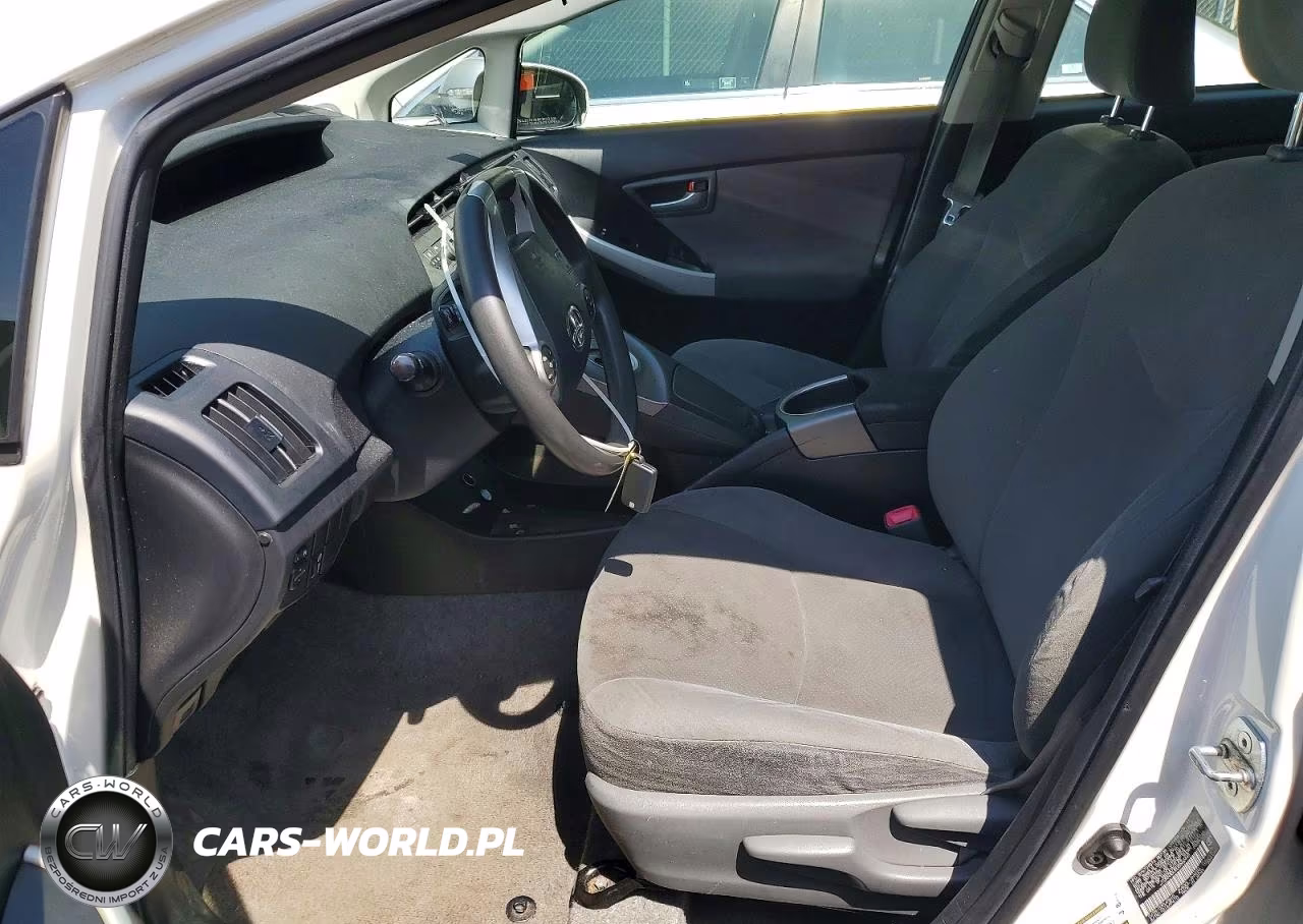 2013 Toyota Prius Two VIN:JTDKN3DU5D5562445 - 7