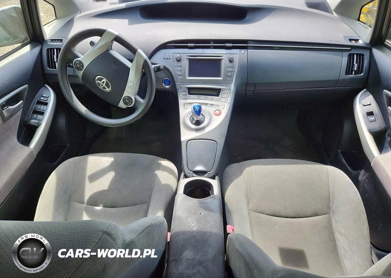 2013 Toyota Prius Two VIN:JTDKN3DU5D5562445 - 8