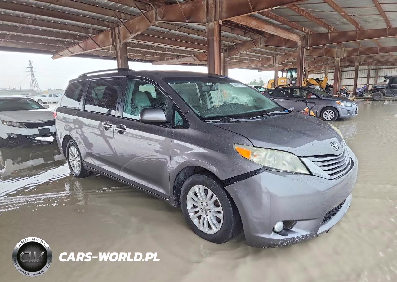 2017 Toyota Sienna Xle 8-Passenger VIN:5TDYZ3DC9HS775551 - 4