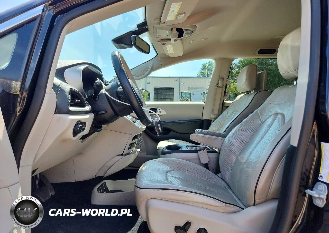2018 Chrysler Pacifica Hybrid Limited VIN:2C4RC1N70JR144830 - 7