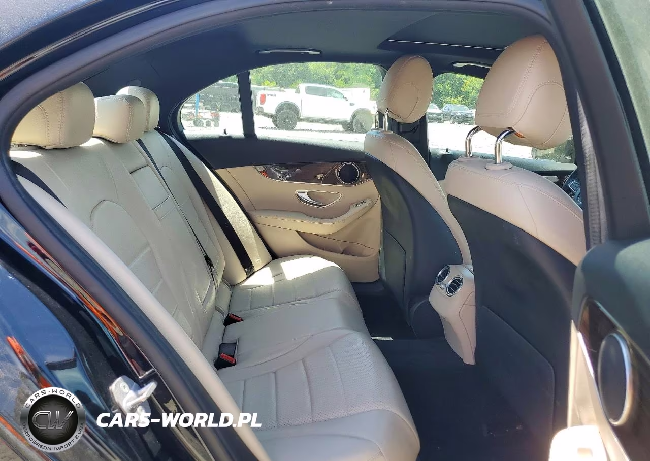 2018 Mercedes-Benz C 300 4Matic VIN:55SWF4KB4JU249563 - 10