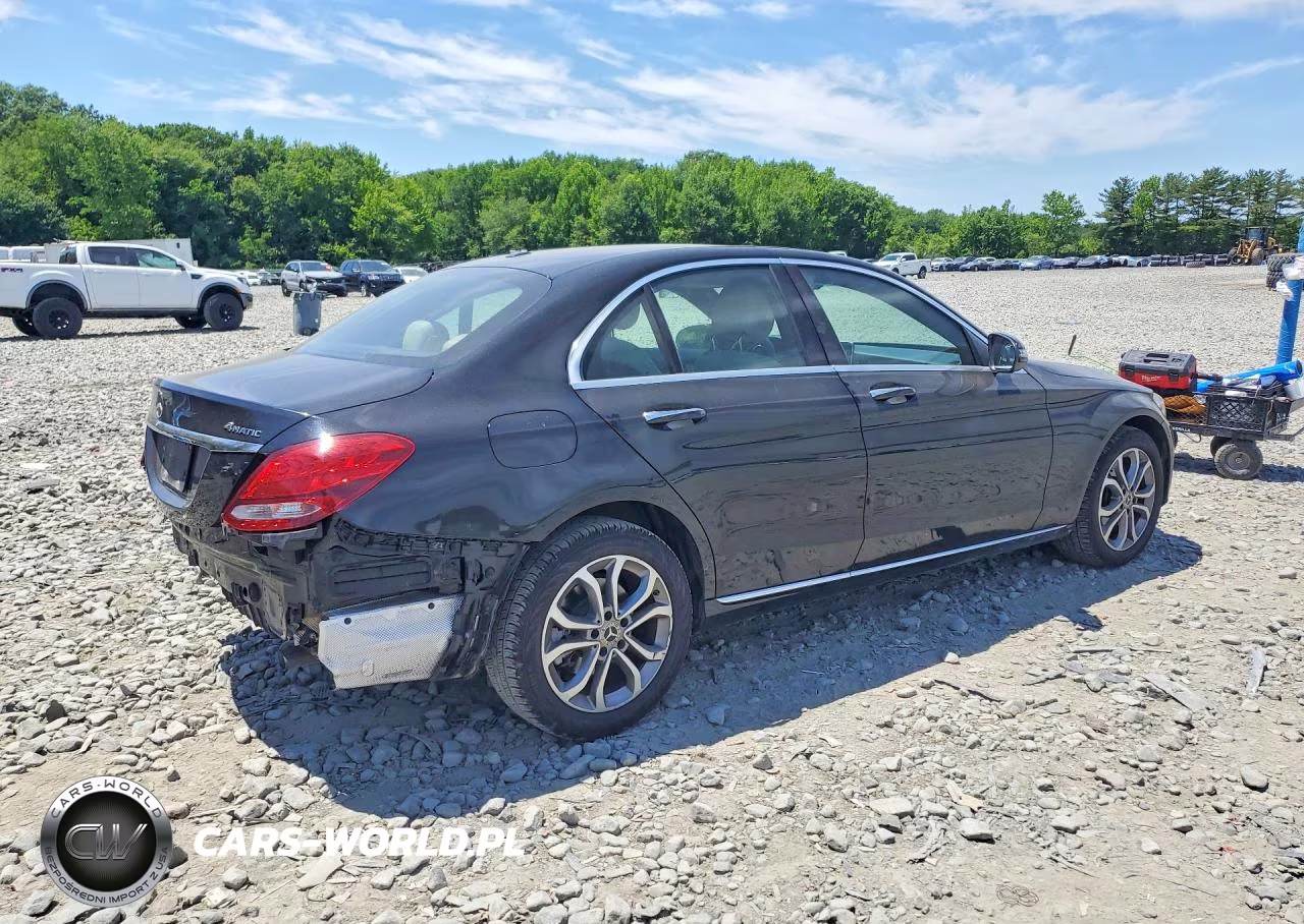 2018 Mercedes-Benz C 300 4Matic VIN:55SWF4KB4JU249563 - 3