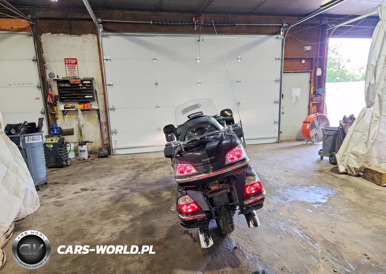 2010 Honda Gl1800 VIN:1HFSC47G7AA906383 - 4