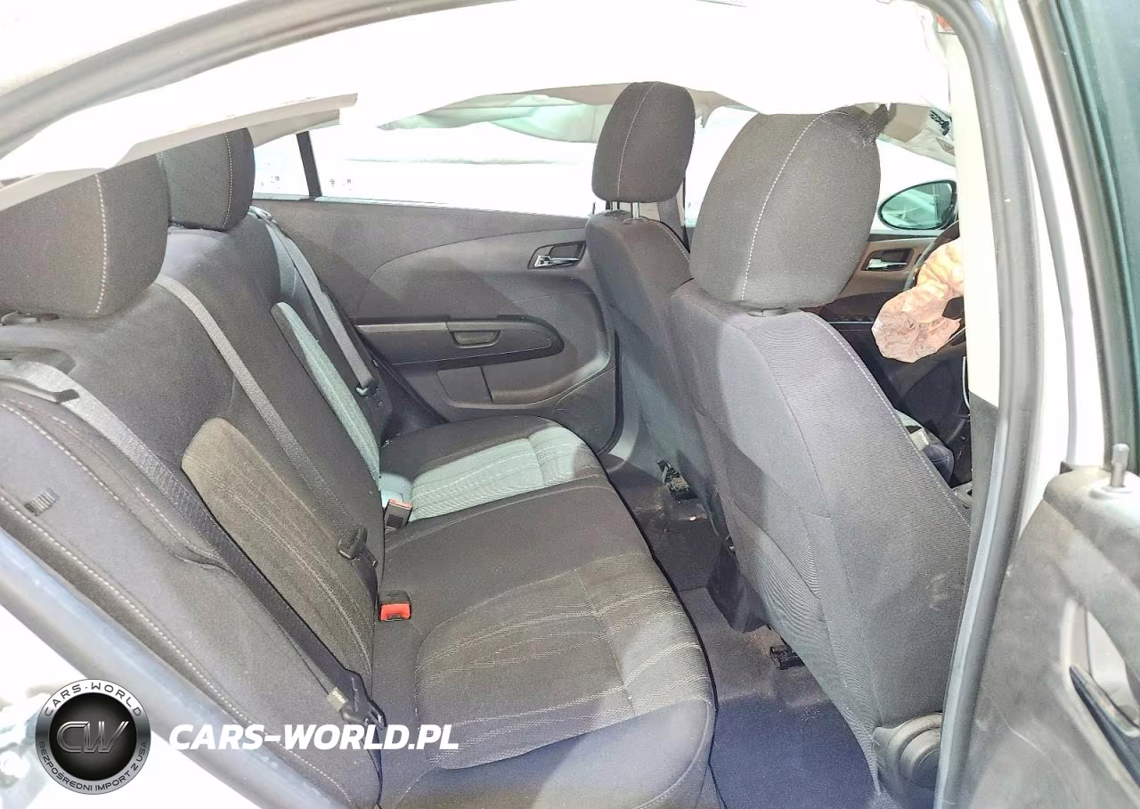 2015 Chevrolet Sonic Lt VIN:1G1JC5SH9F4175739 - 10