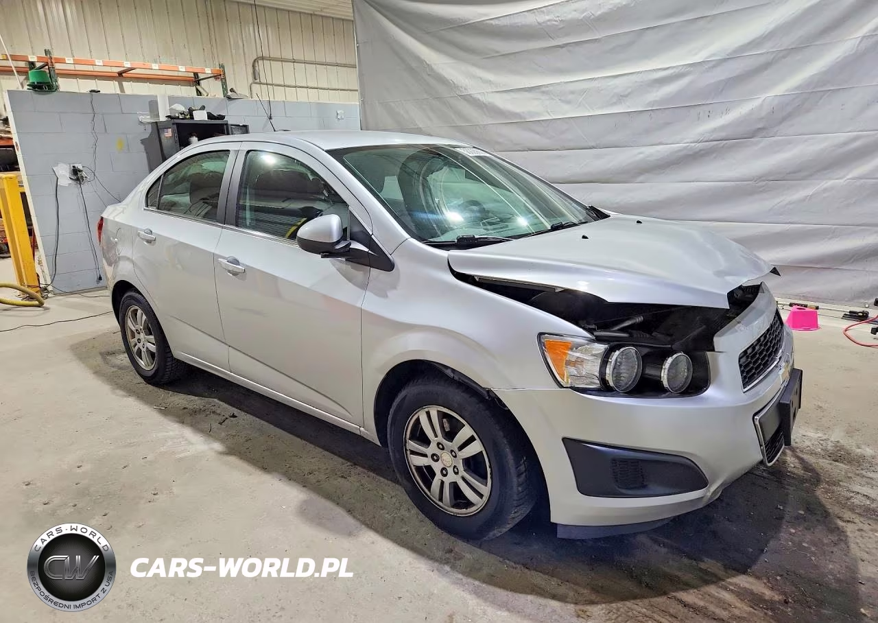 2015 Chevrolet Sonic Lt VIN:1G1JC5SH9F4175739 - 4