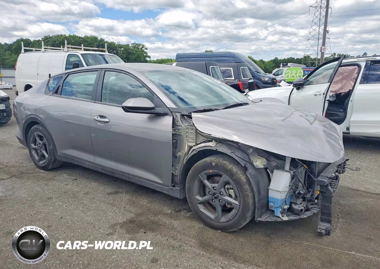 2025 Kia K4 Lxs VIN:3KPFT4DE4SE100563 - 4