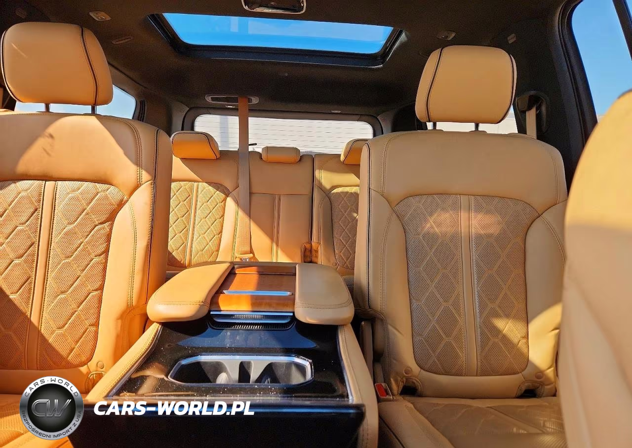 2022 Jeep Grand Wagoneer Series Iii VIN:1C4SJVGJ6NS111312 - 10