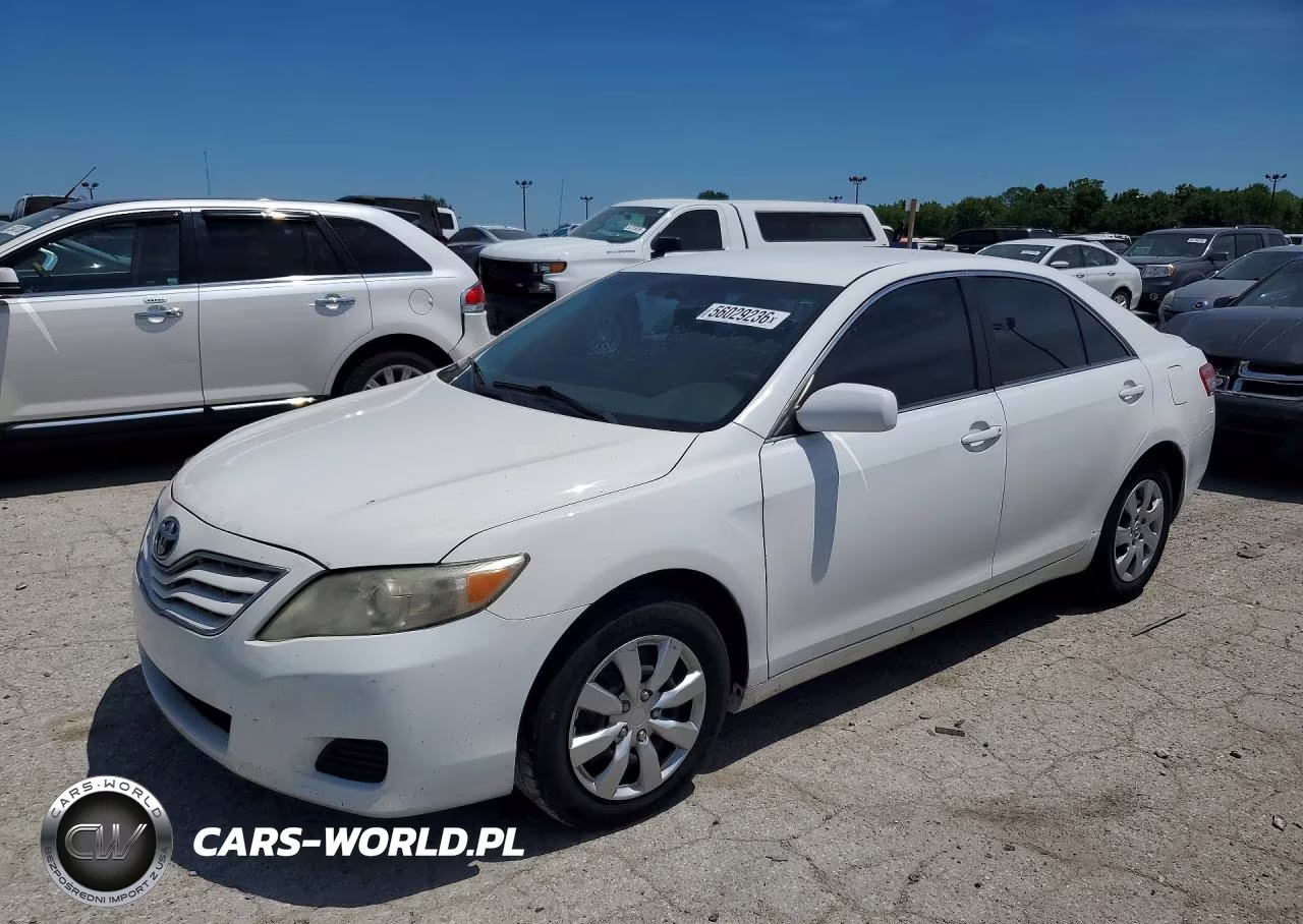 2011 Toyota Camry Le – zdjęcie 1 z 12