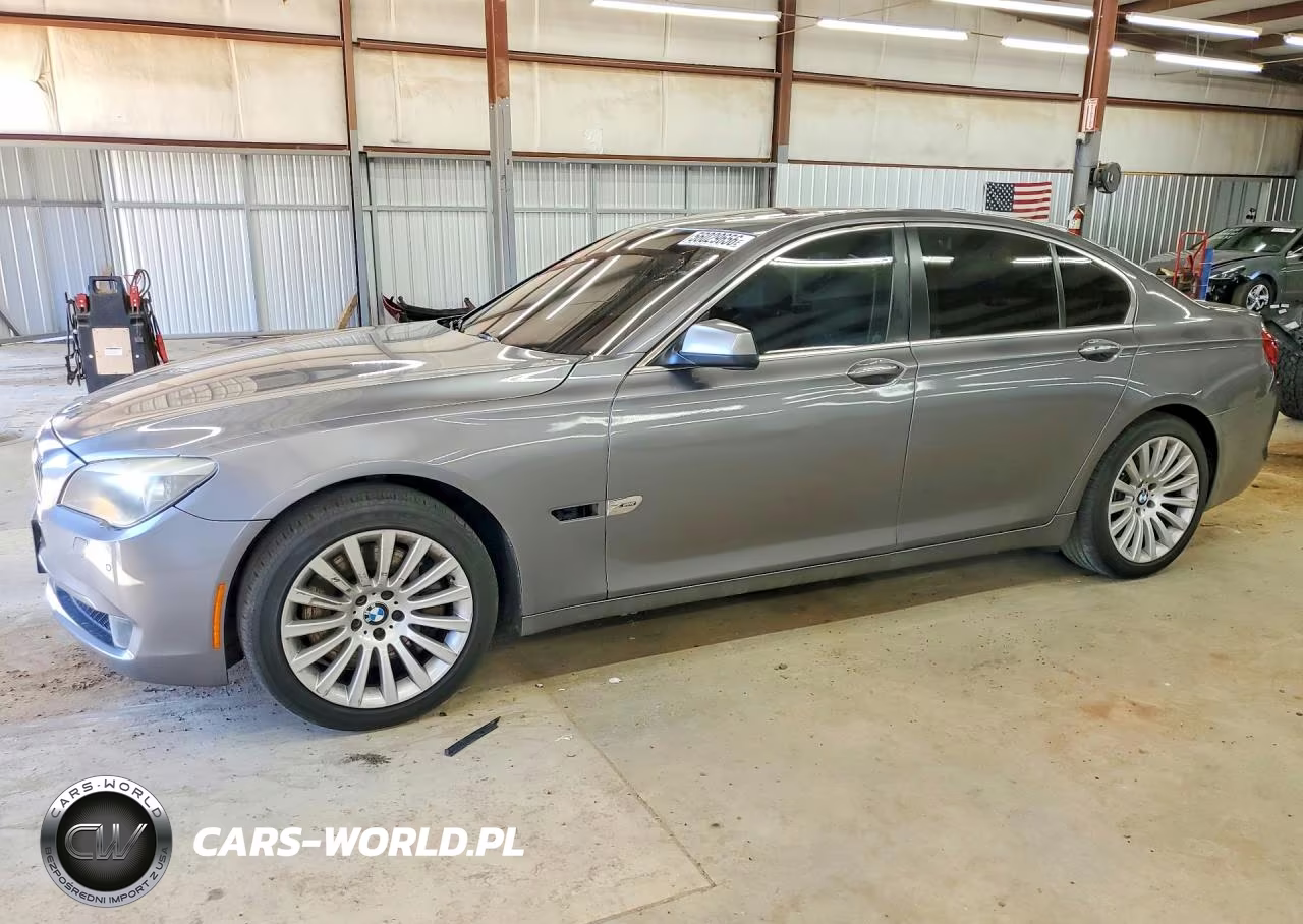 2012 BMW 750 Xi