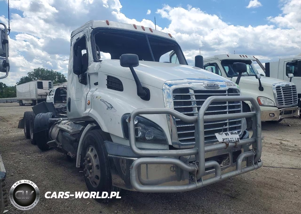 2019 Freightliner Cascadia 113 Semi Truck