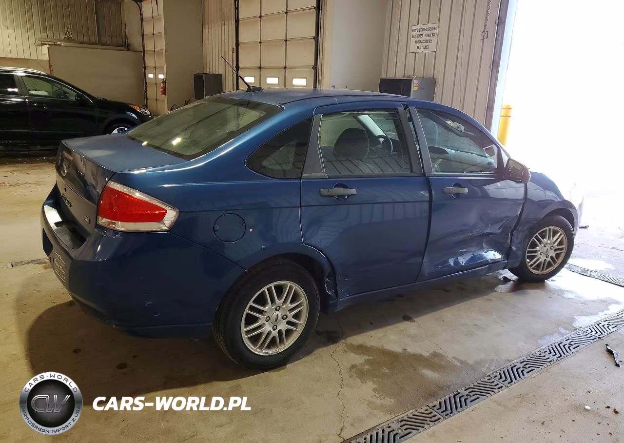 2009 Ford Focus Se VIN:1FAHP35N49W123787 - 3