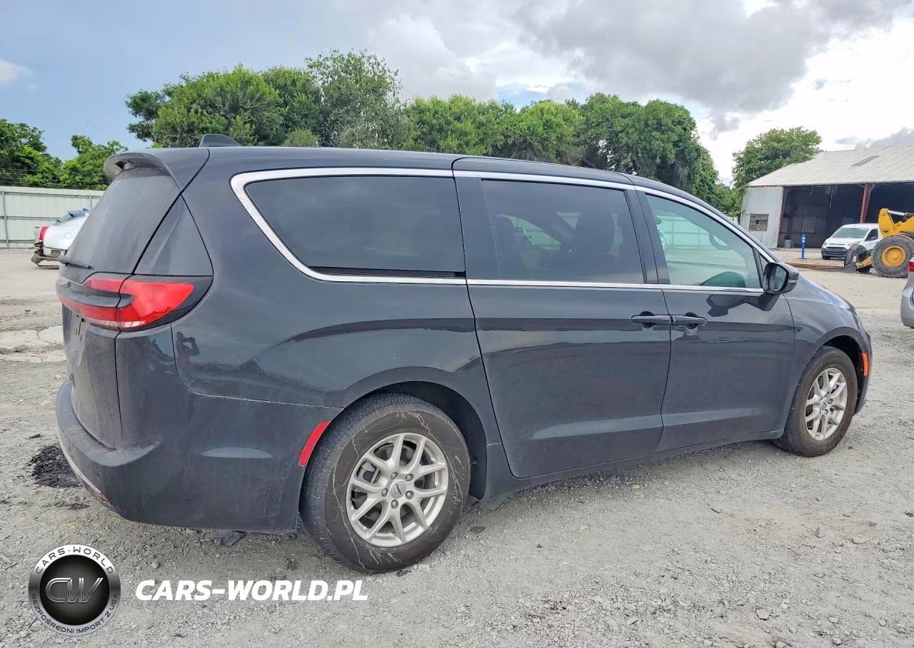 2025 Chrysler Pacifica Select VIN:2C4RC1BG4SR528826 - 3