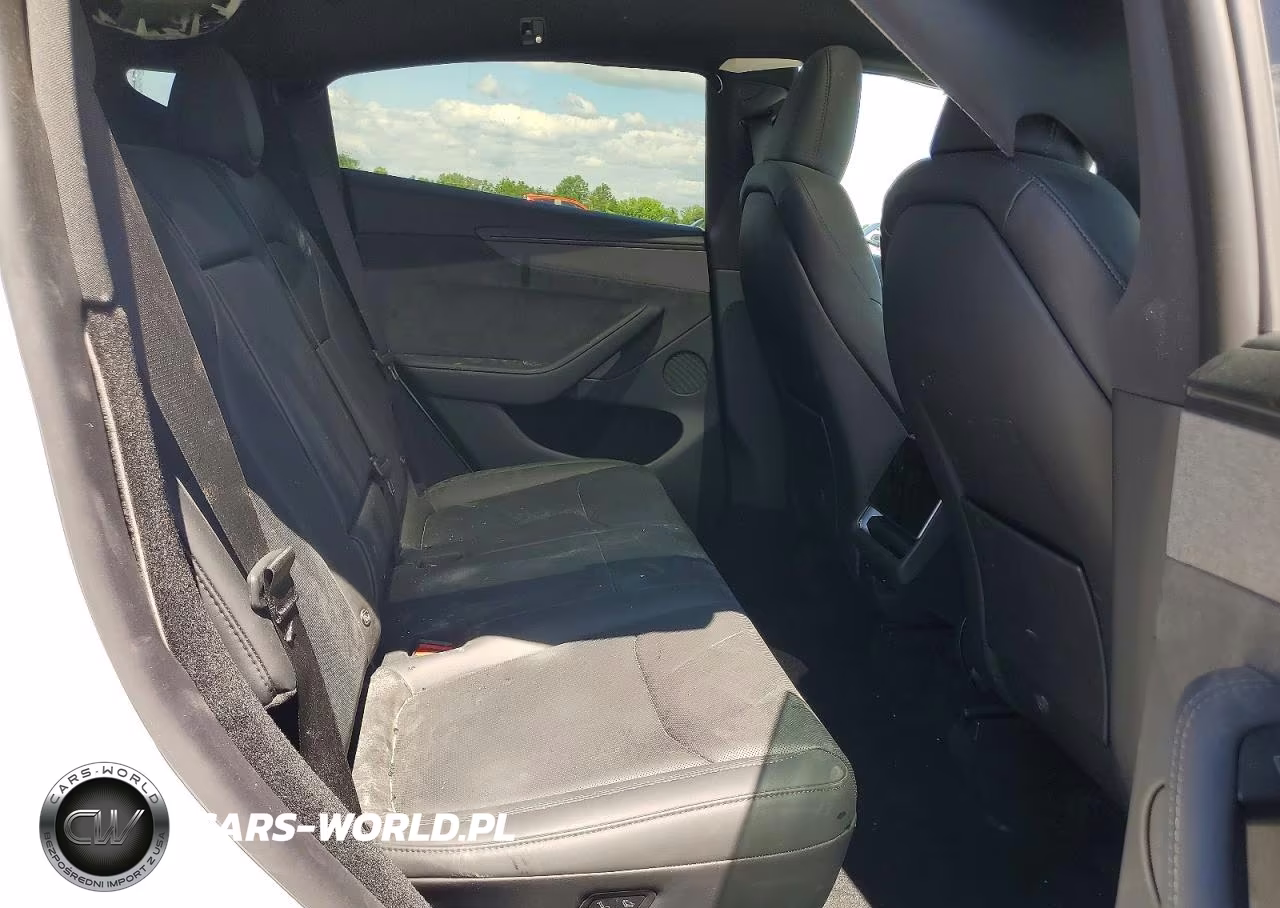 2026 Tesla Model Y VIN:7SAYGDEE5TA635022 - 10