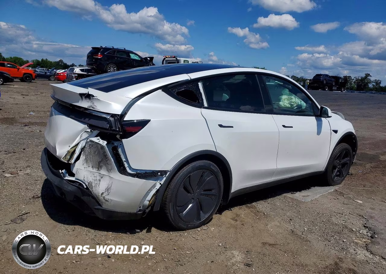 2026 Tesla Model Y VIN:7SAYGDEE5TA635022 - 3