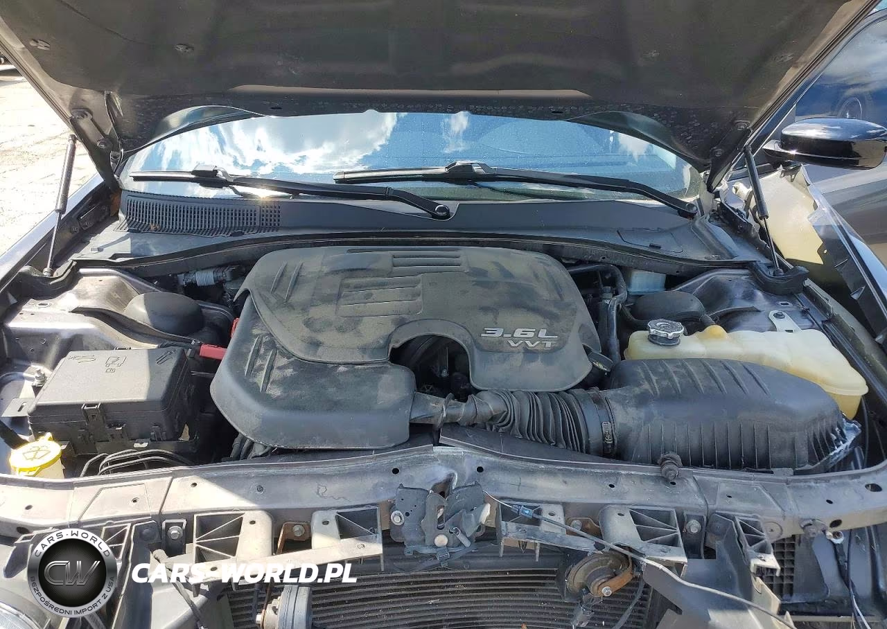 2019 Chrysler 300 Touring VIN:2C3CCAAG8KH610298 - 11