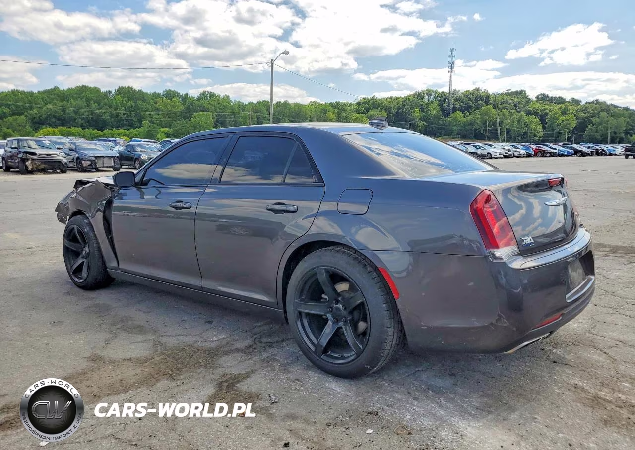 2019 Chrysler 300 Touring VIN:2C3CCAAG8KH610298 - 2