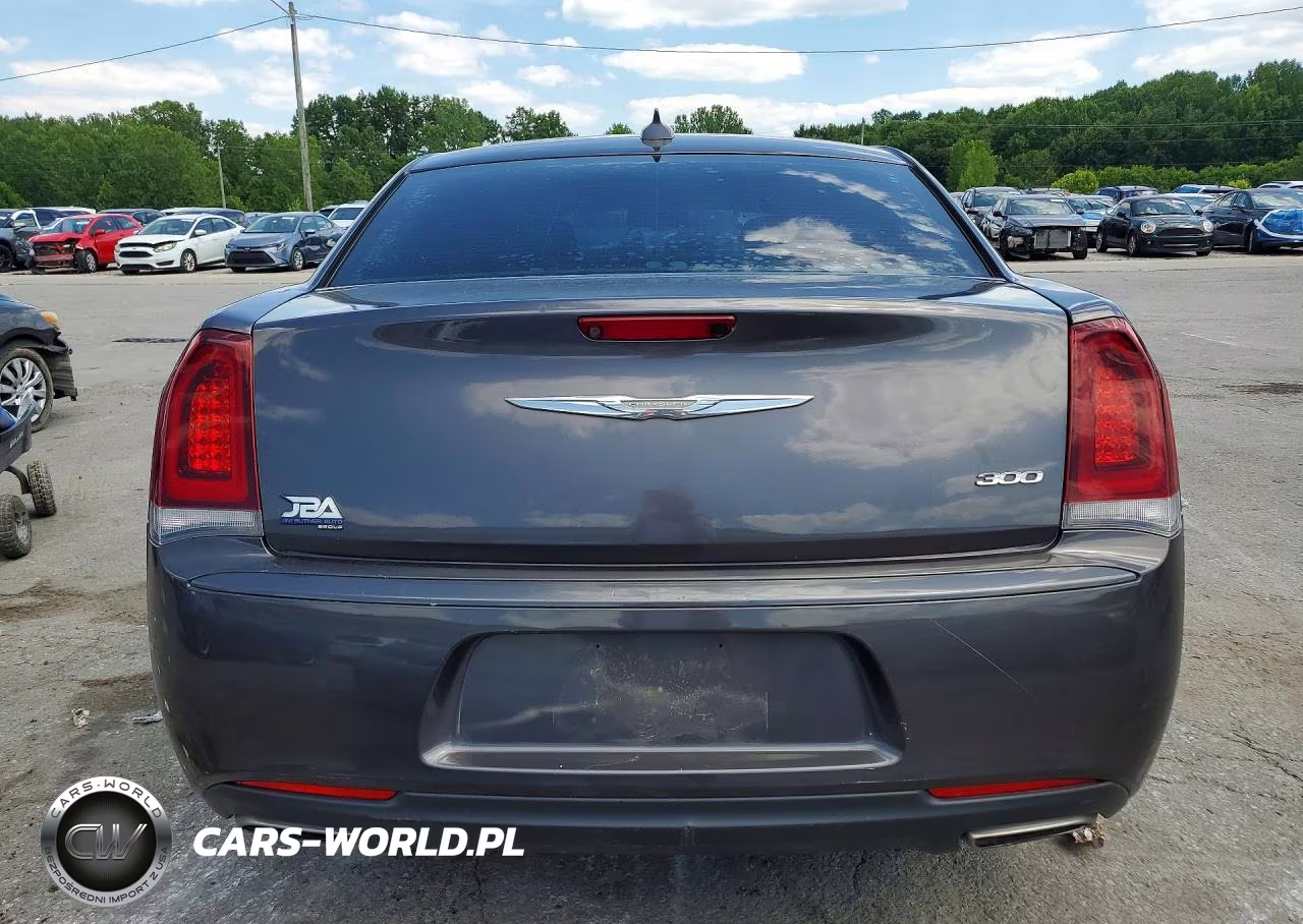 2019 Chrysler 300 Touring VIN:2C3CCAAG8KH610298 - 6