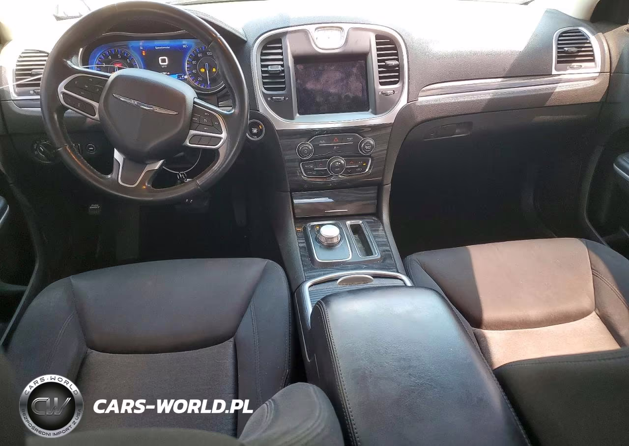 2019 Chrysler 300 Touring VIN:2C3CCAAG8KH610298 - 8