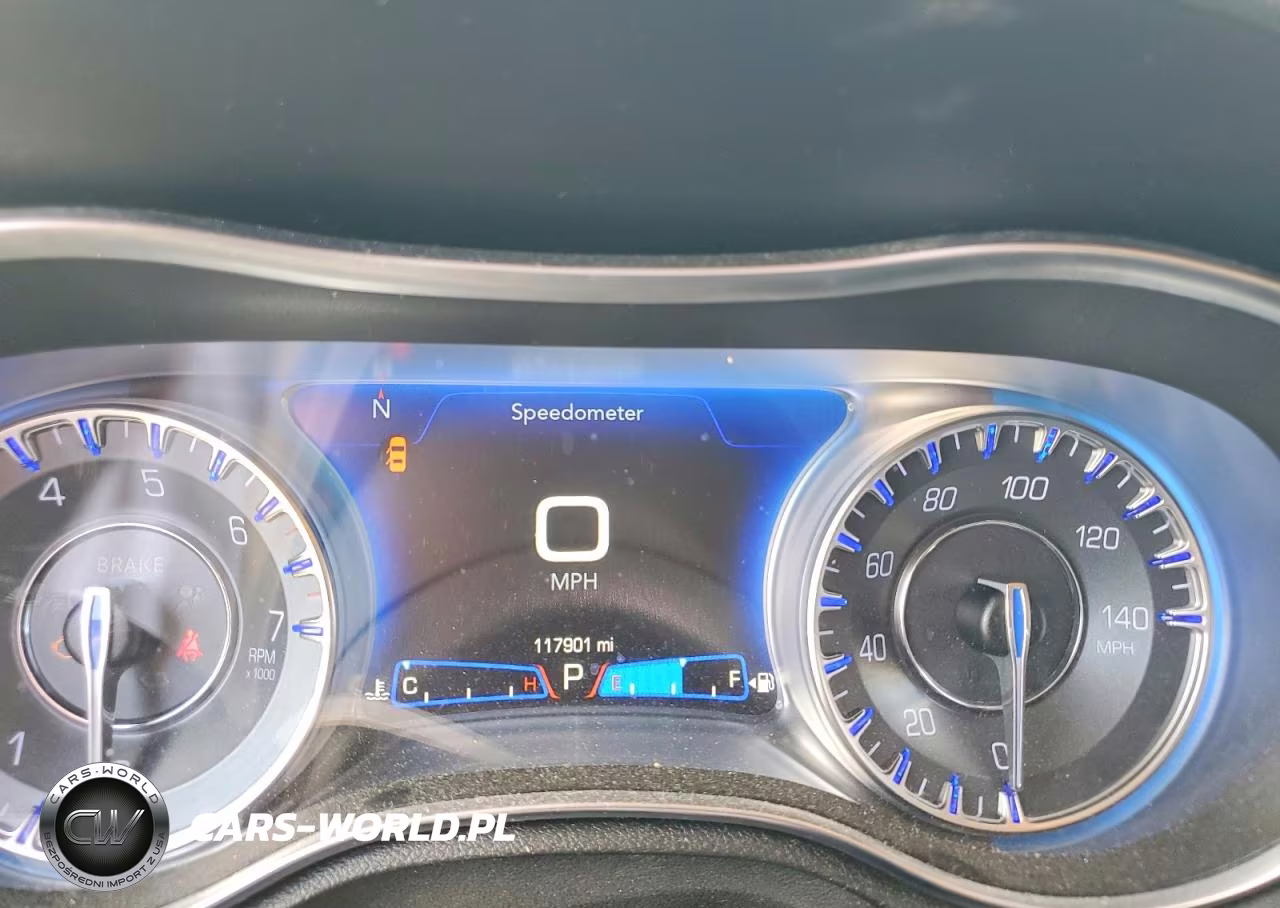 2019 Chrysler 300 Touring VIN:2C3CCAAG8KH610298 - 9