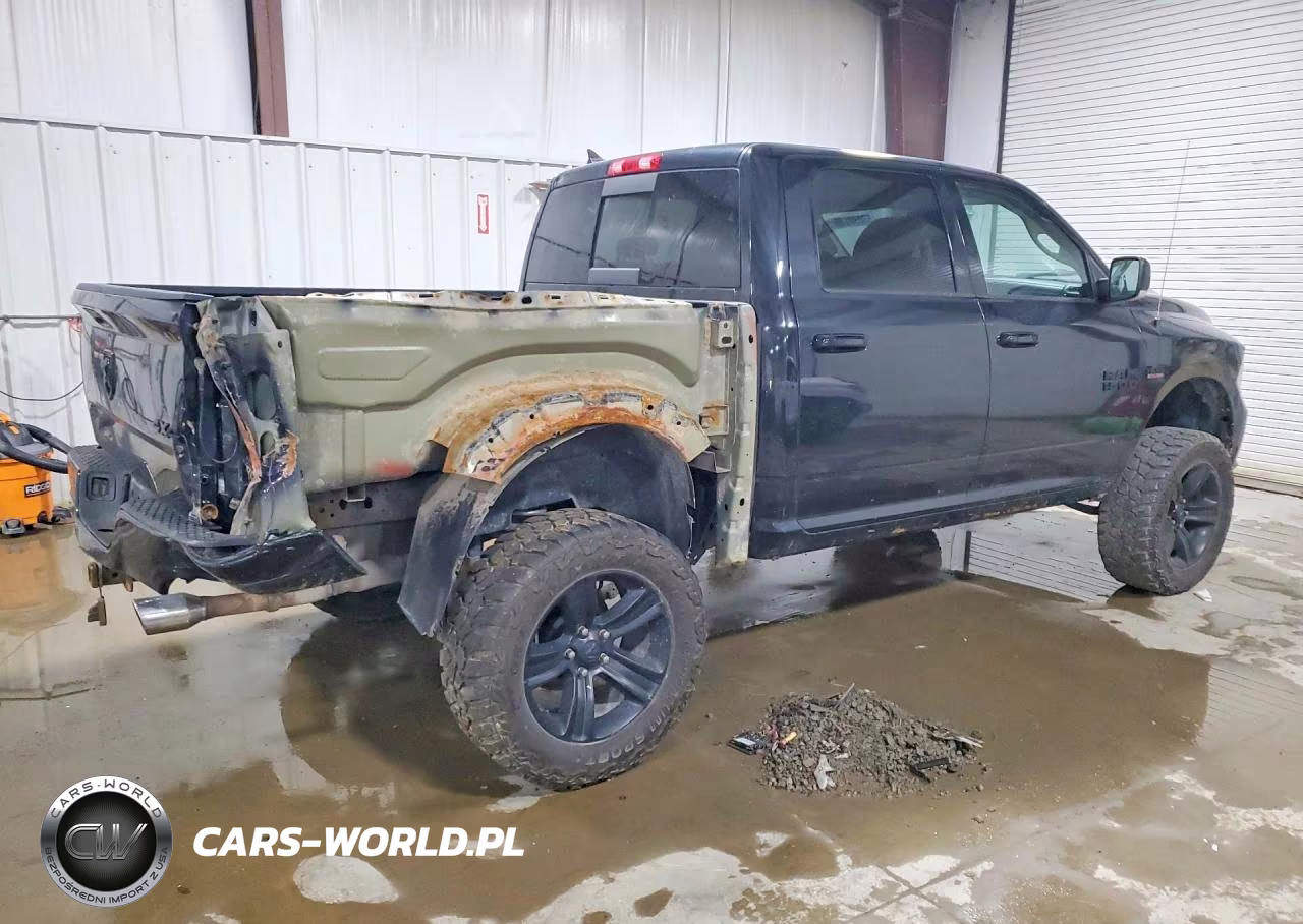 2017 Ram 1500 Sport VIN:1C6RR7MT0HS565592 - 3
