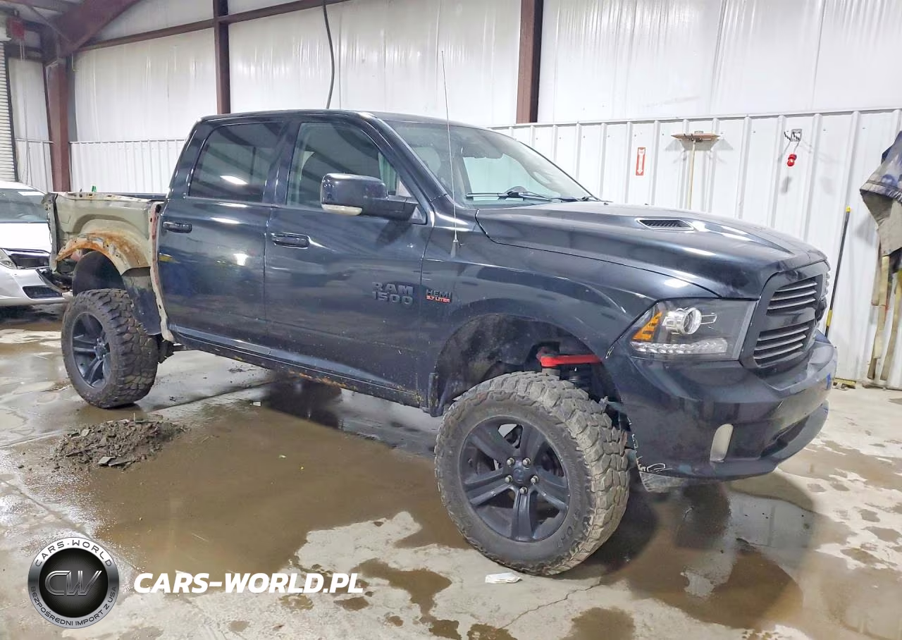 2017 Ram 1500 Sport VIN:1C6RR7MT0HS565592 - 4
