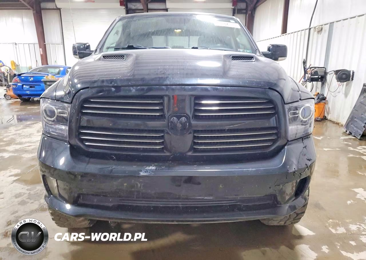 2017 Ram 1500 Sport VIN:1C6RR7MT0HS565592 - 5
