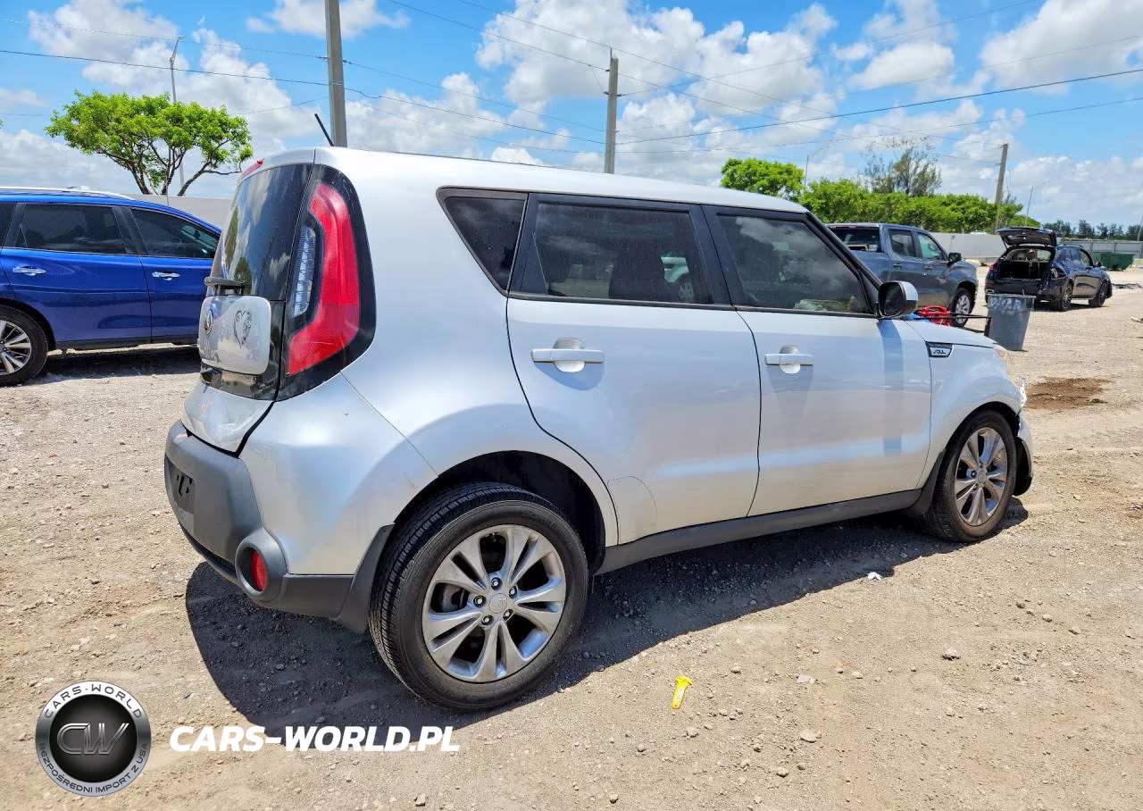 2015 Kia Soul + VIN:KNDJP3A52F7804215 - 3