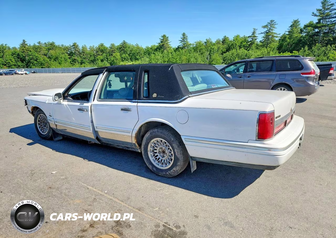 1997 Lincoln Town Car Executive VIN:1LNLM81W4VY626318 - 2