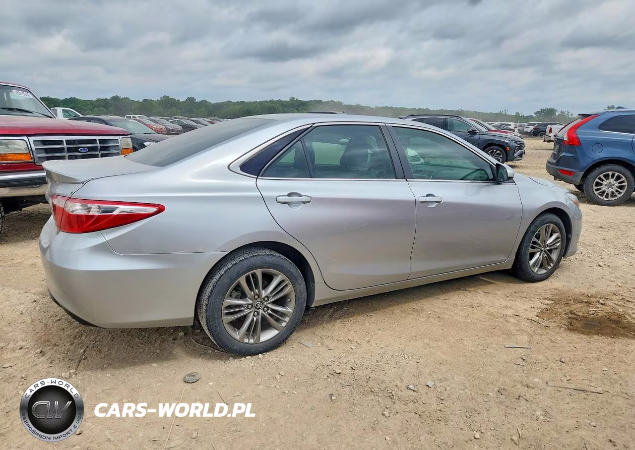 2017 Toyota Camry Se VIN:4T1BF1FK1HU790429 - 3