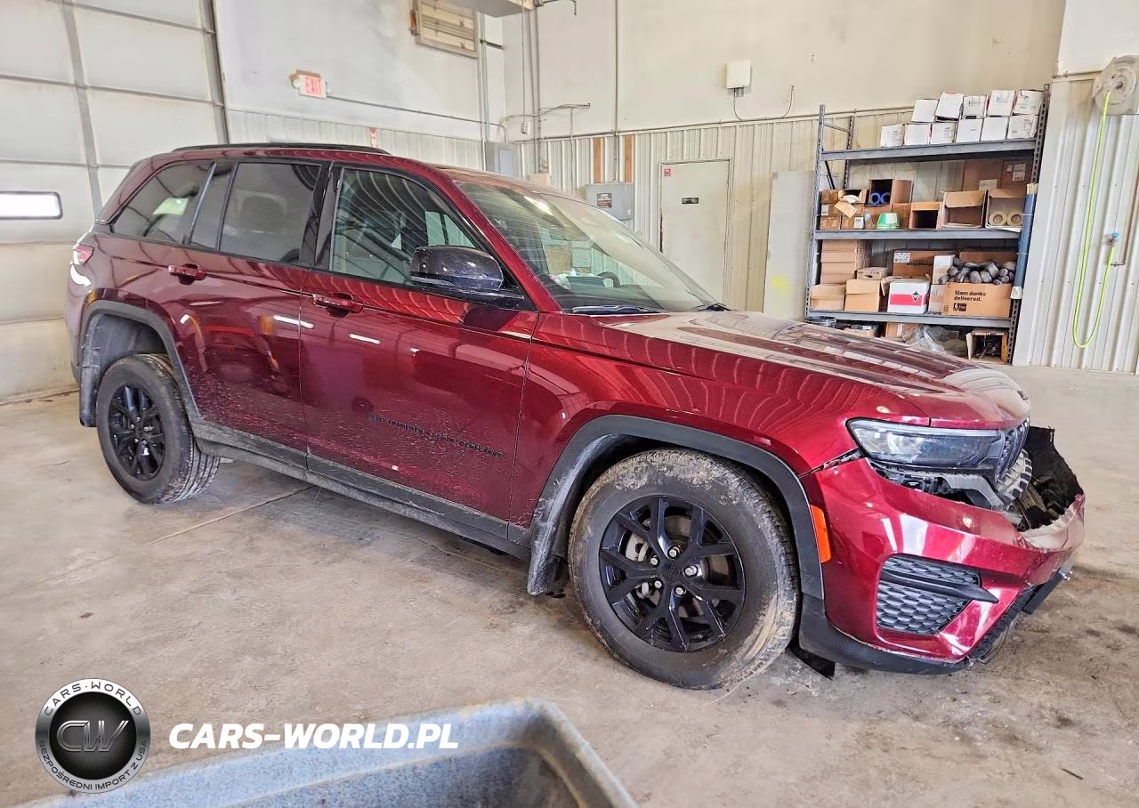 2025 Jeep Grand Cherokee Laredo VIN:1C4RJHAG3SC272042 - 4