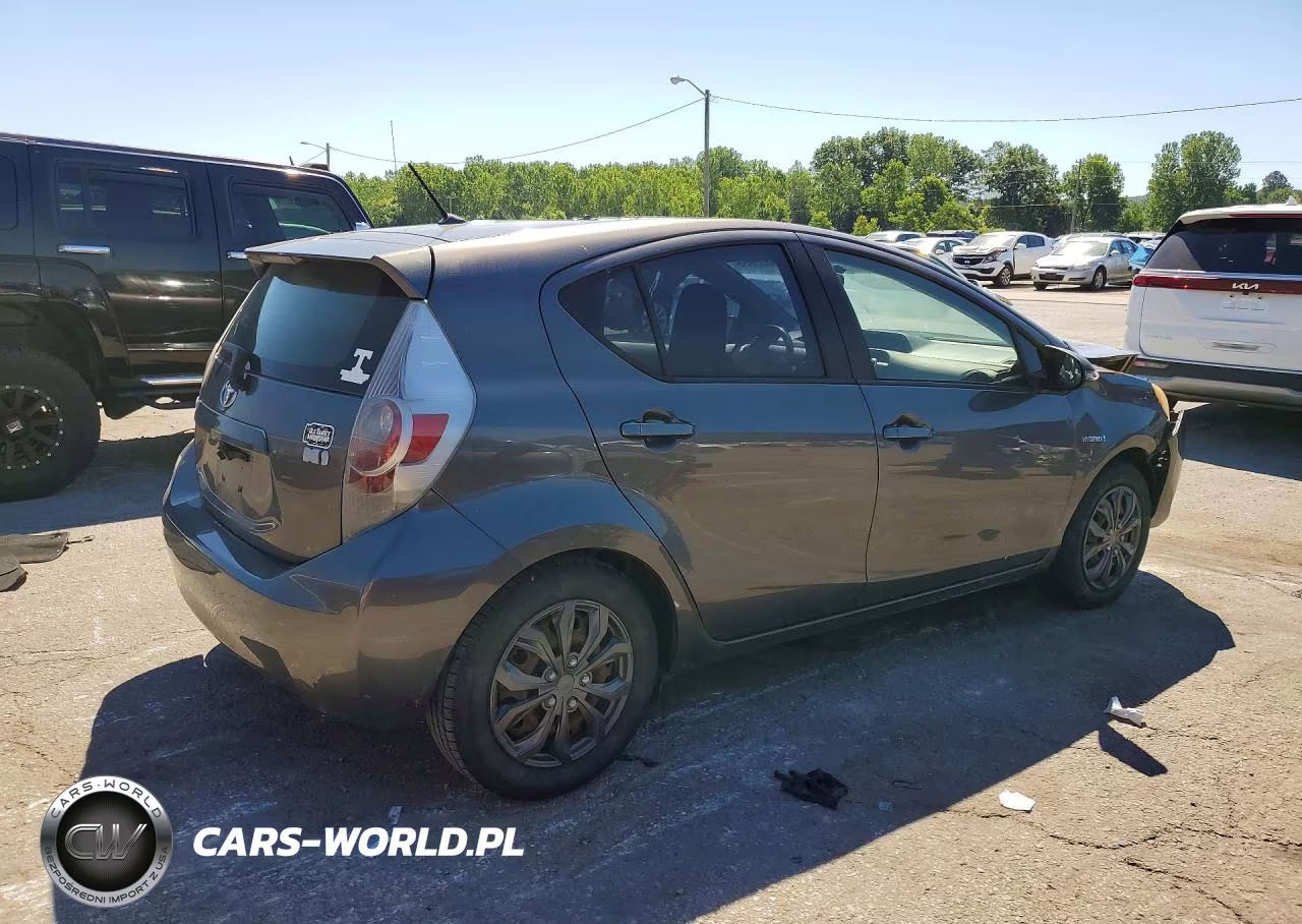 2013 Toyota Prius C VIN:JTDKDTB33D1545650 - 3