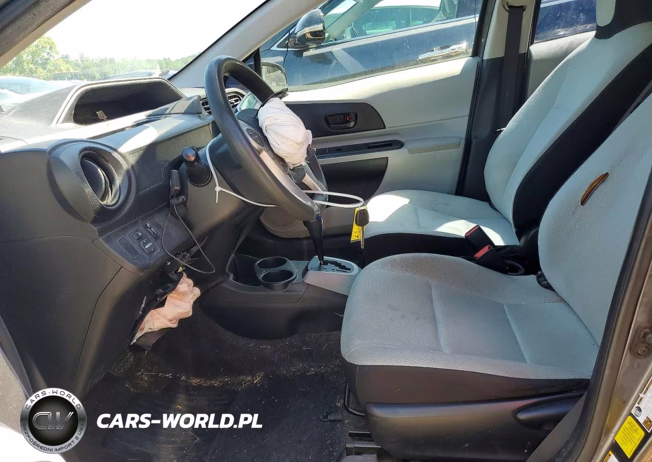 2013 Toyota Prius C VIN:JTDKDTB33D1545650 - 7