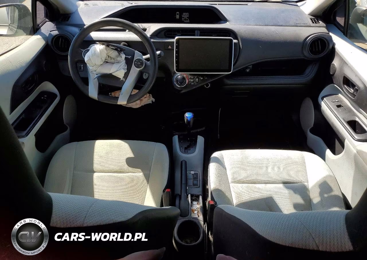 2013 Toyota Prius C VIN:JTDKDTB33D1545650 - 8