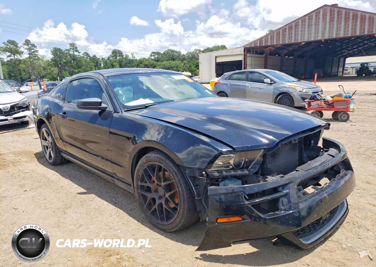 2014 Ford Mustang VIN:1ZVBP8AM2E5330606 - 4