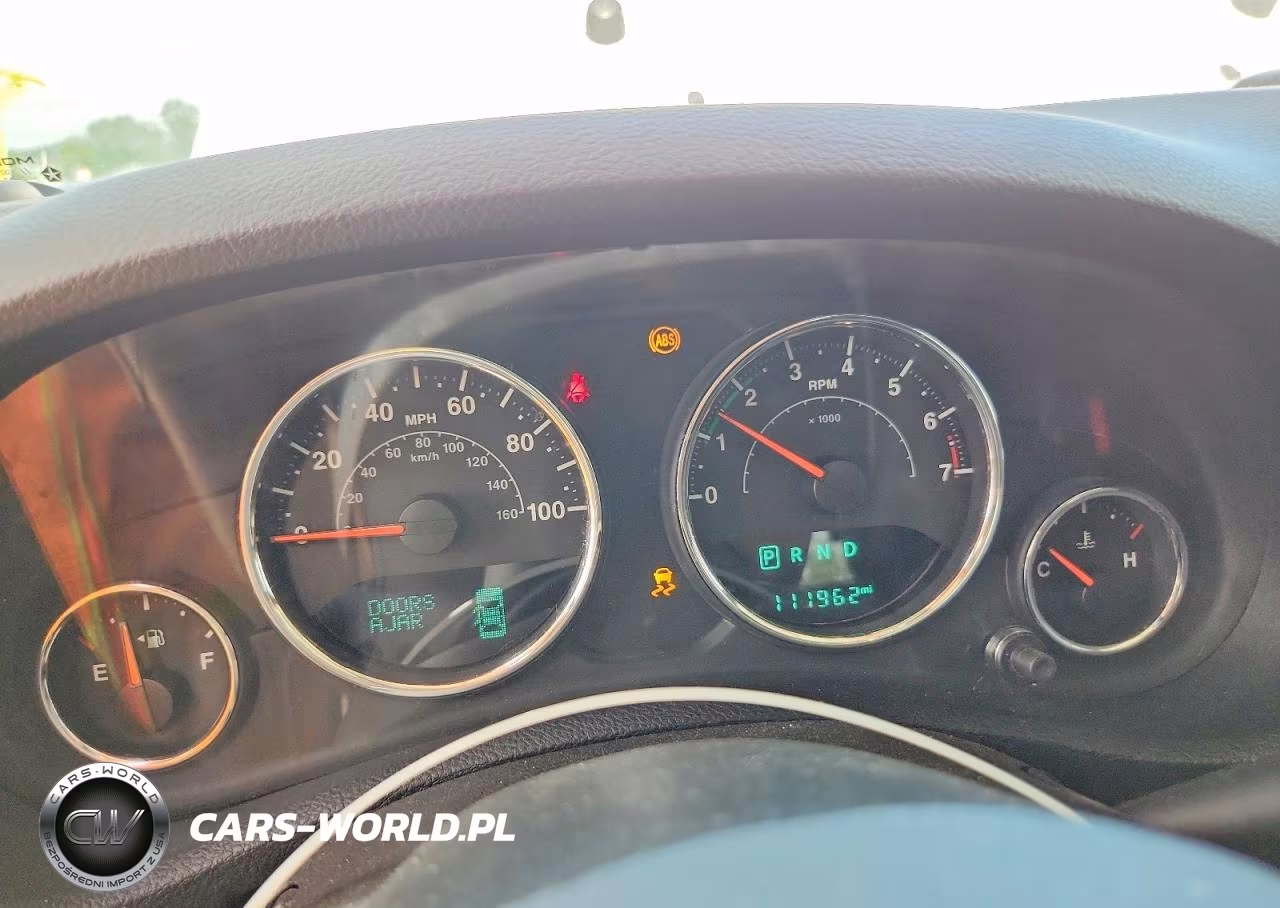 2018 Jeep Wrangler Unlimited Sport VIN:1C4BJWDG6JL862753 - 9