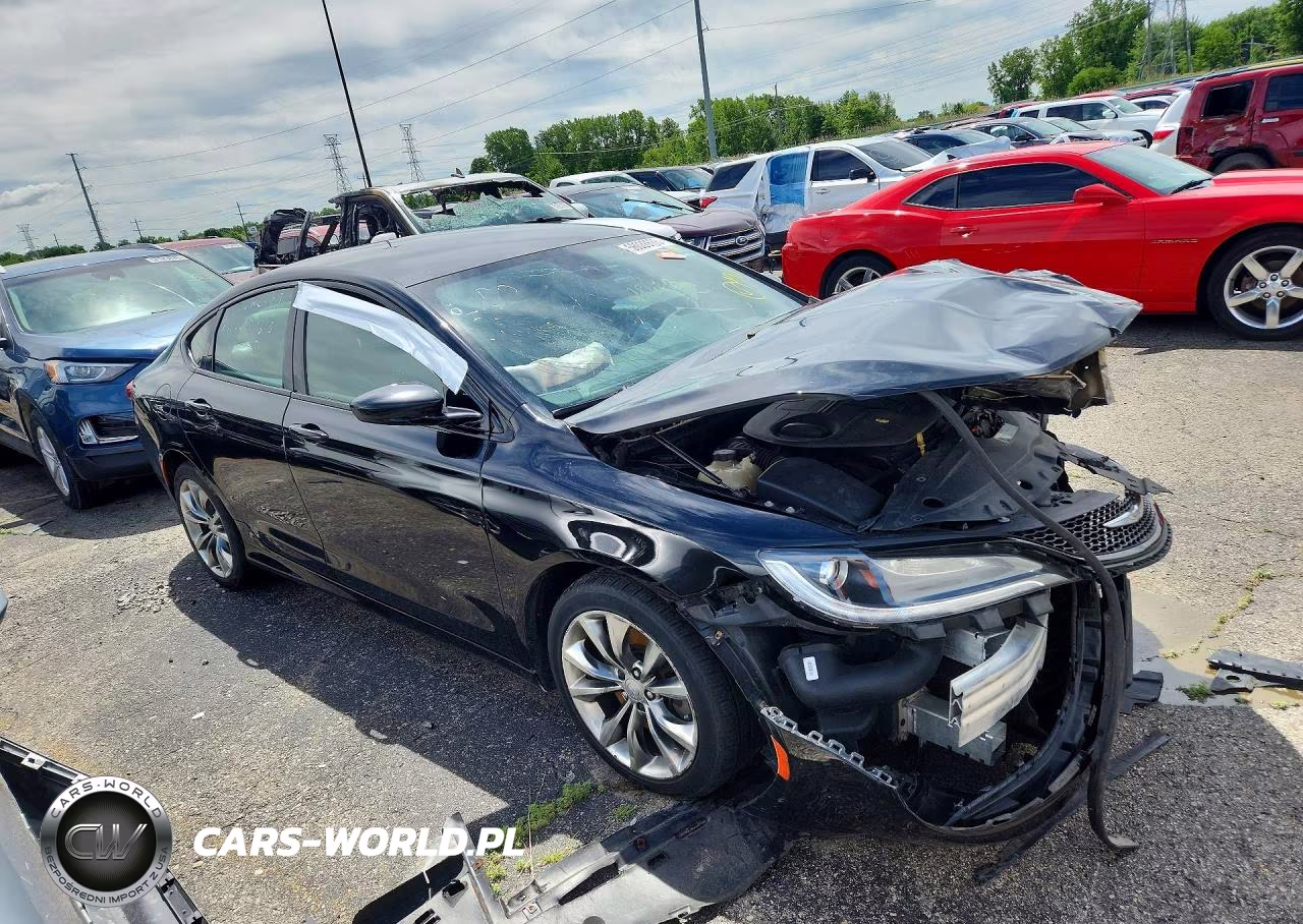 2015 Chrysler 200 S VIN:1C3CCCDG6FN610417 - 4