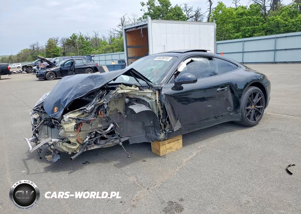 2019 Porsche 911 Carrera