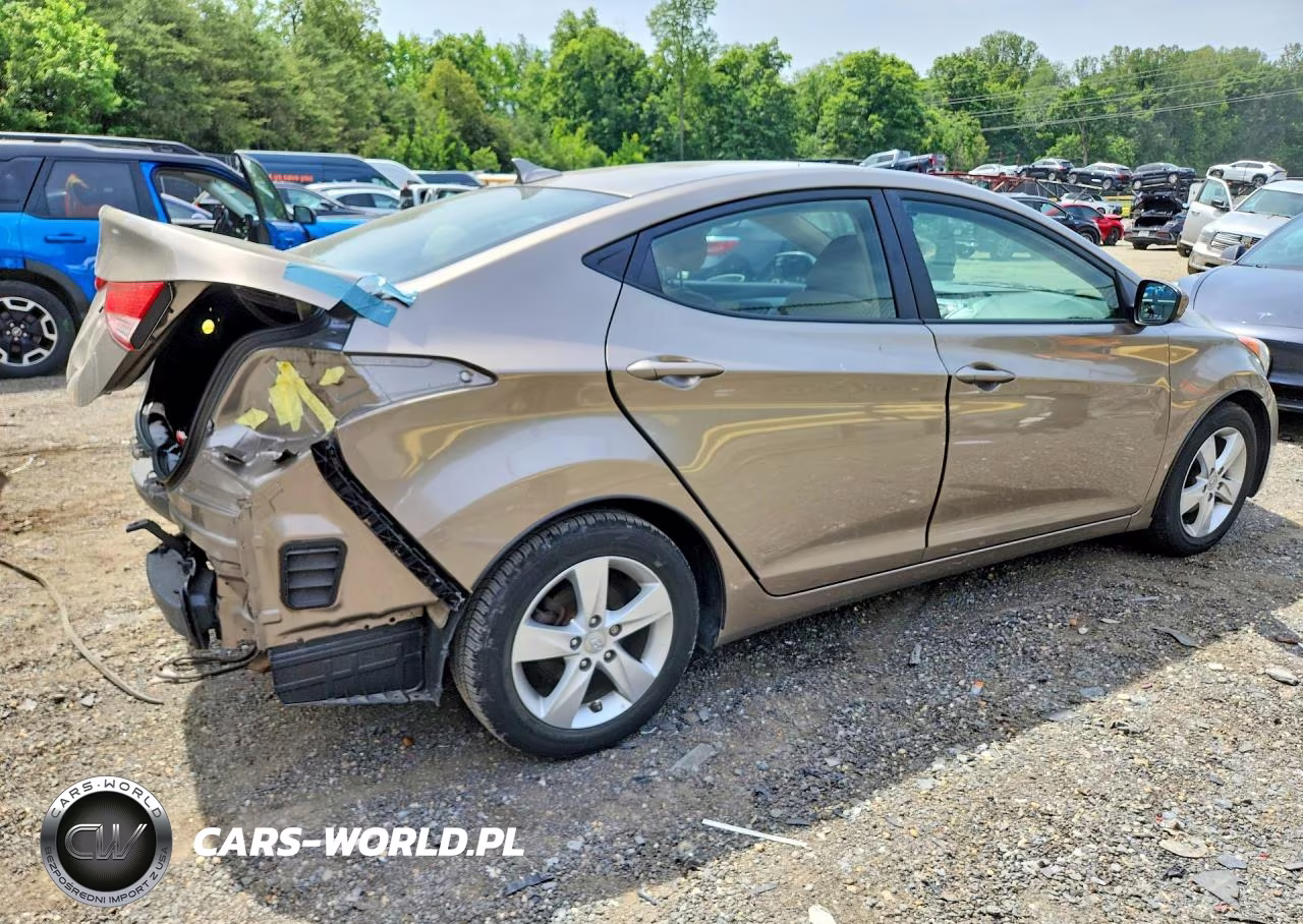 2013 Hyundai Elantra Gls VIN:5NPDH4AE9DH444482 - 3