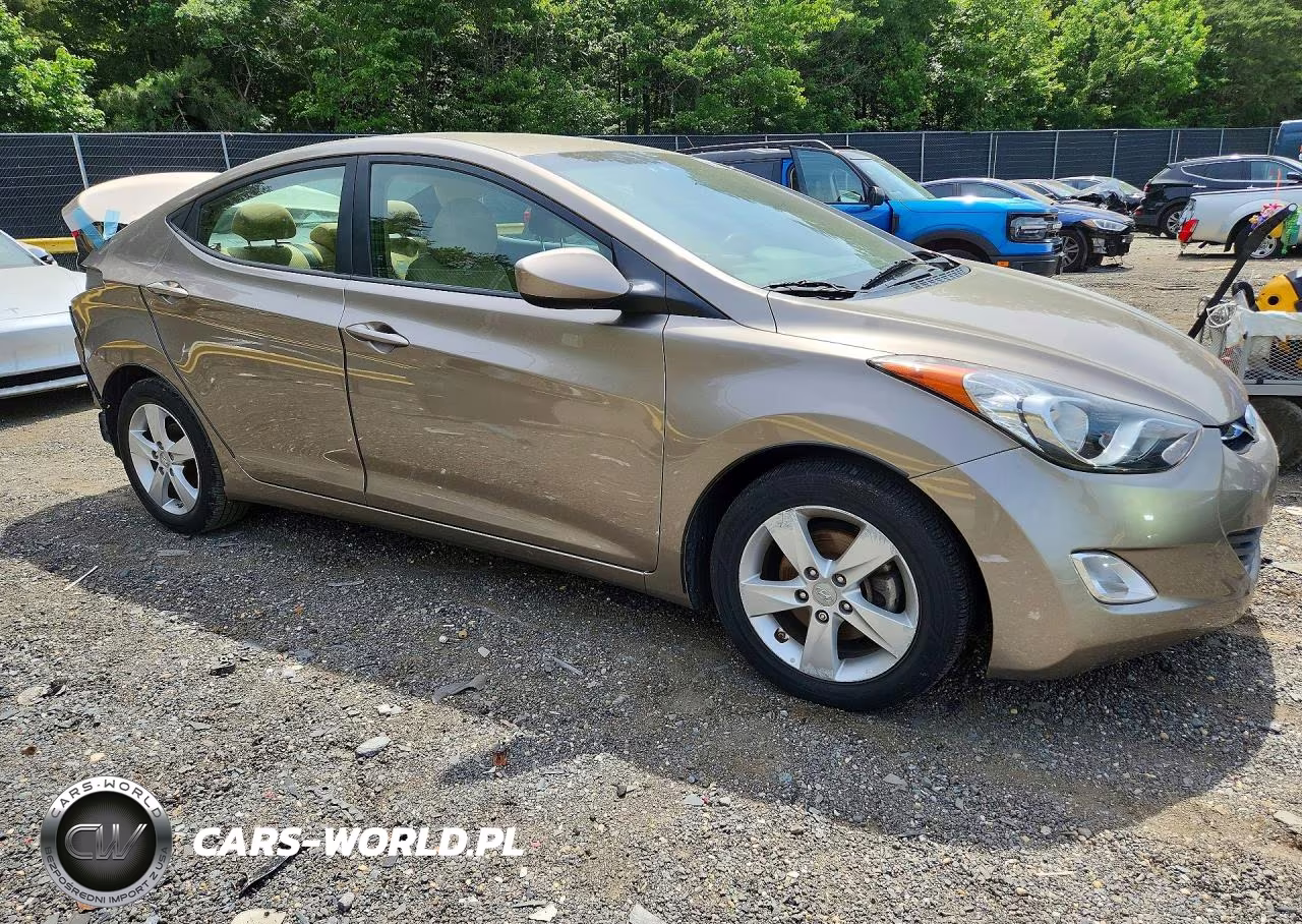 2013 Hyundai Elantra Gls VIN:5NPDH4AE9DH444482 - 4