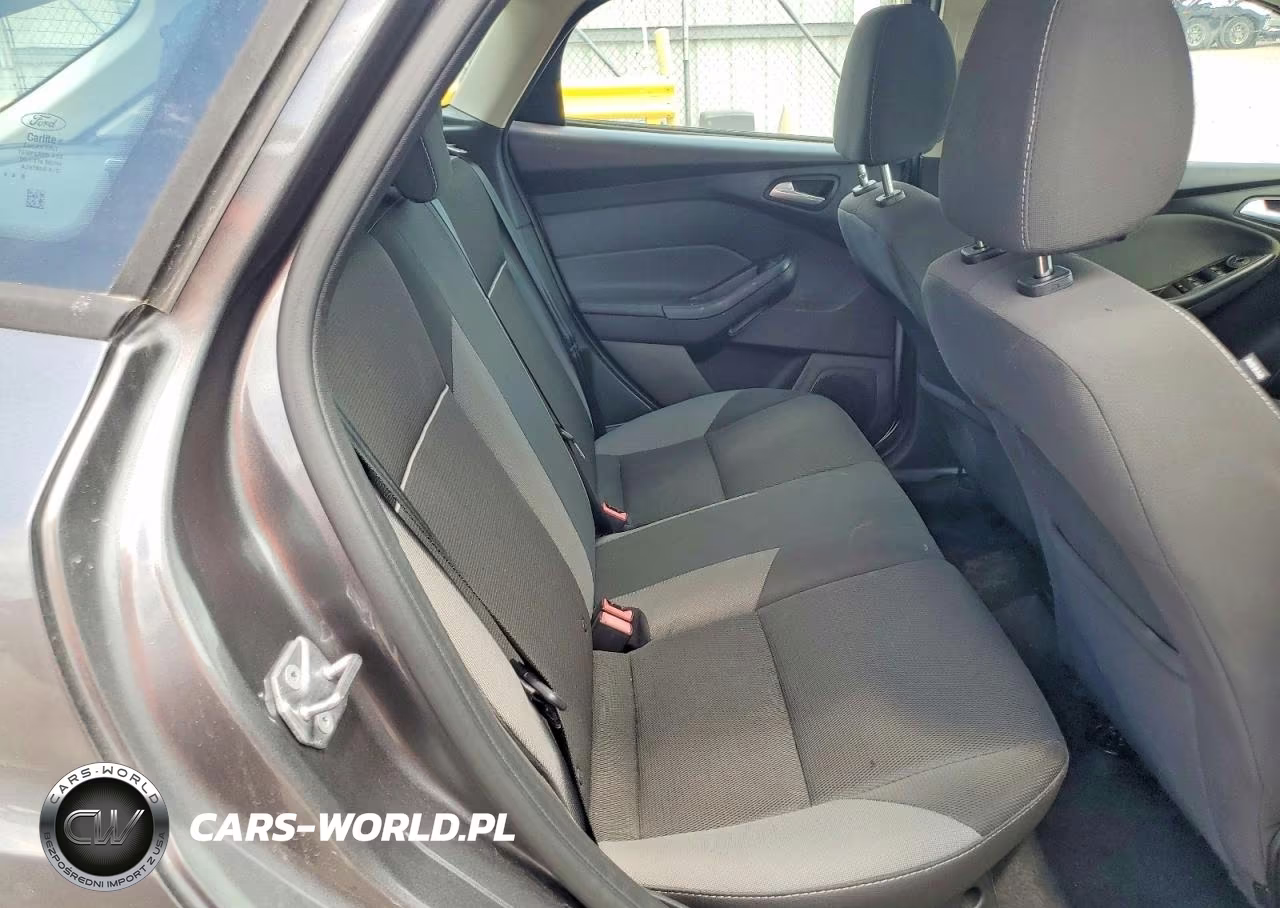 2014 Ford Focus Se VIN:1FADP3K22EL410775 - 10