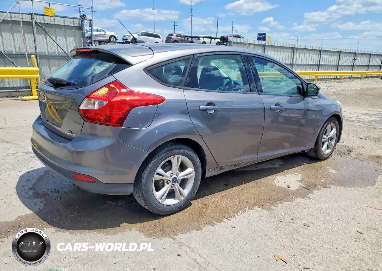 2014 Ford Focus Se VIN:1FADP3K22EL410775 - 3