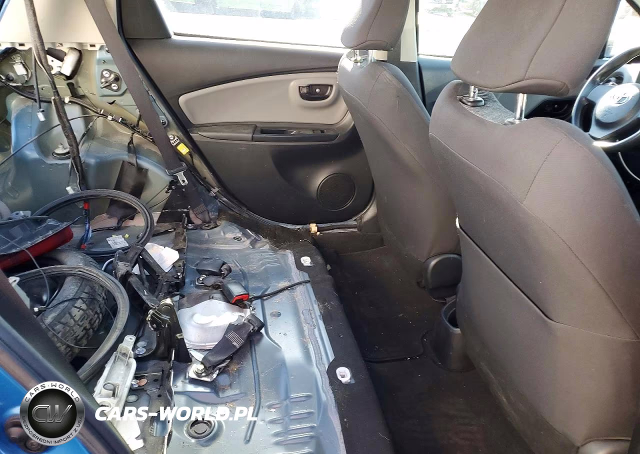 2015 Toyota Yaris 5-Door L VIN:VNKKTUD30FA033621 - 10